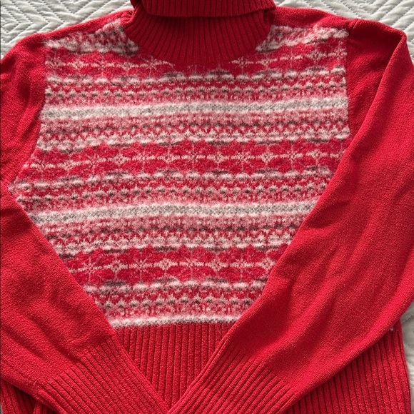 Cozy Red Fair Isle Turtleneck Sweater – Soft Wool Blend with Angora, Size XL - Picture 7 of 8